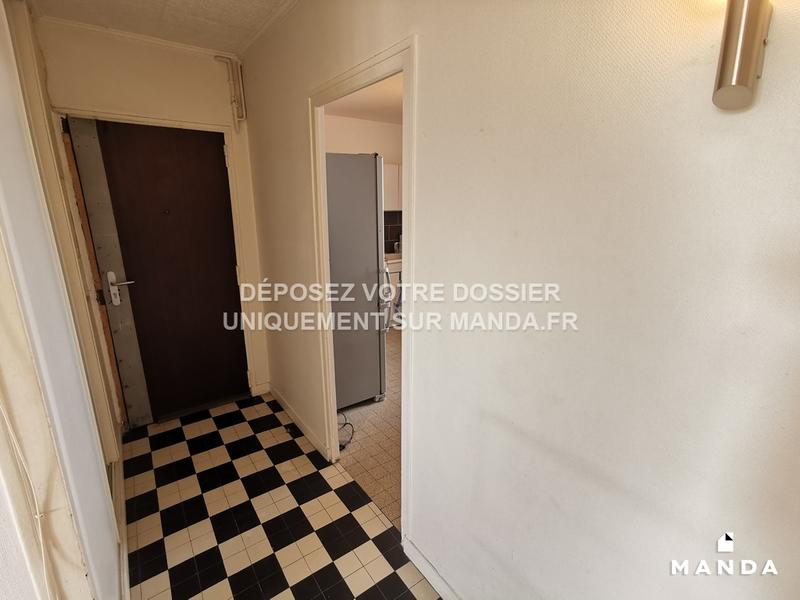 Chambre - 9 m² - 4 pièces