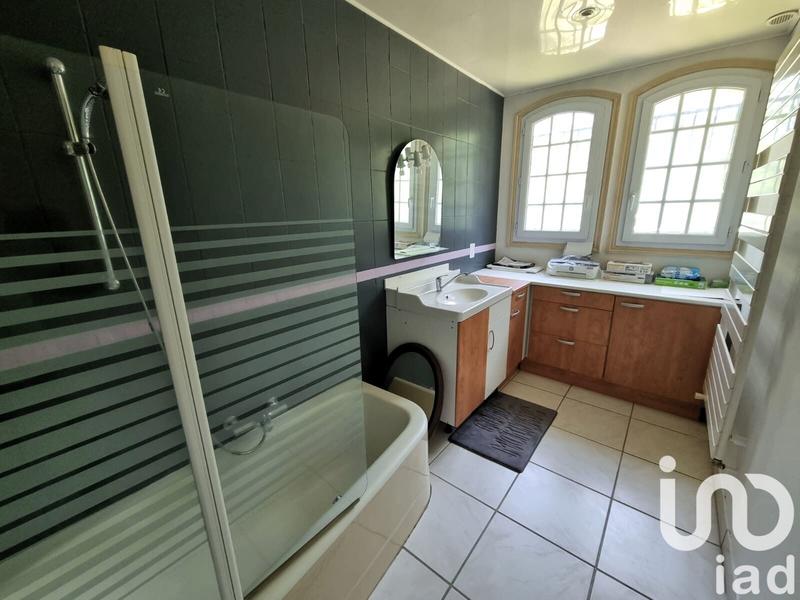 Maison - 220 m² - 9 pièces