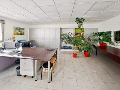 Local commercial - 100 m² - 3 pièces