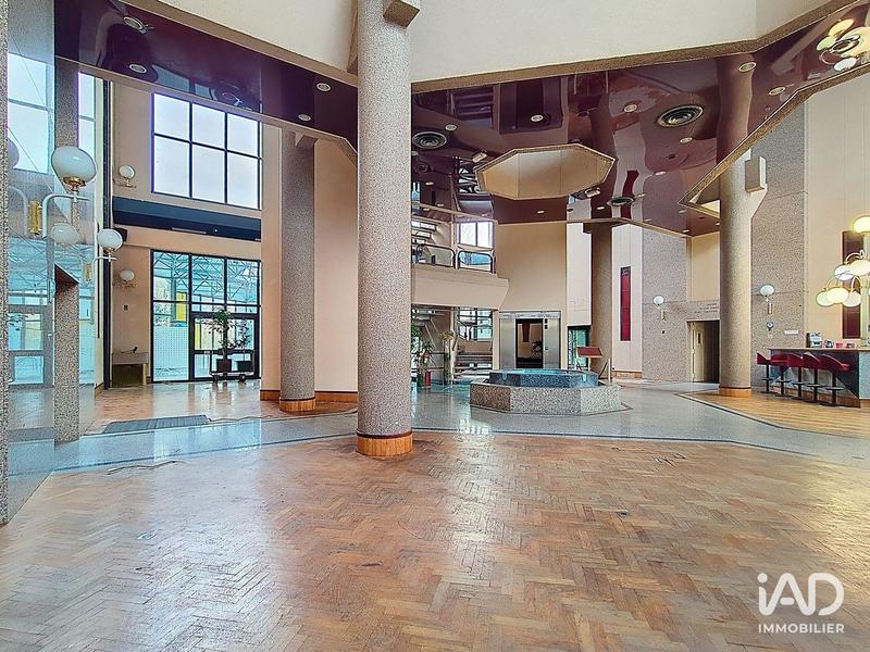 Local commercial - 13 000 m²