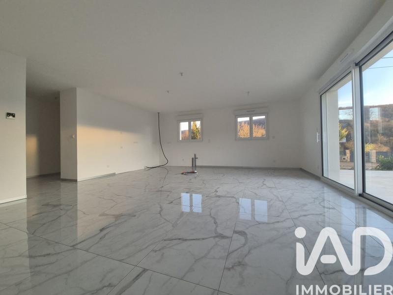 Maison - 99 m² - 4 pièces