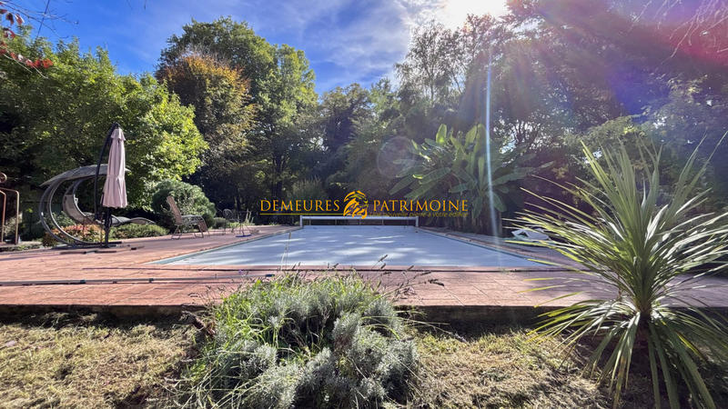 Maison - 304 m² - 7 pièces