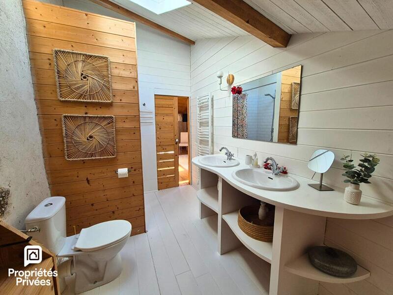 Maison - 278 m² - 9 pièces