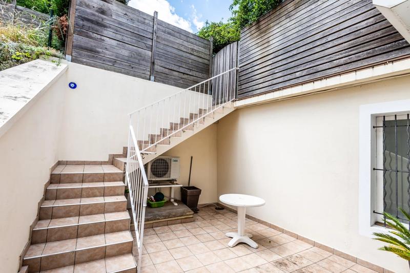 Maison - 200 m² - 7 pièces