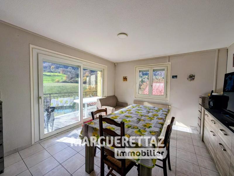 Maison - 200 m² - 4 pièces