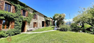 Propriété - 402 m² - 14 pièces