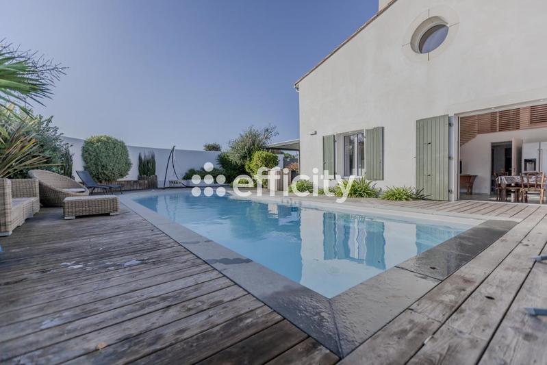 Maison - 170 m² - 9 pièces