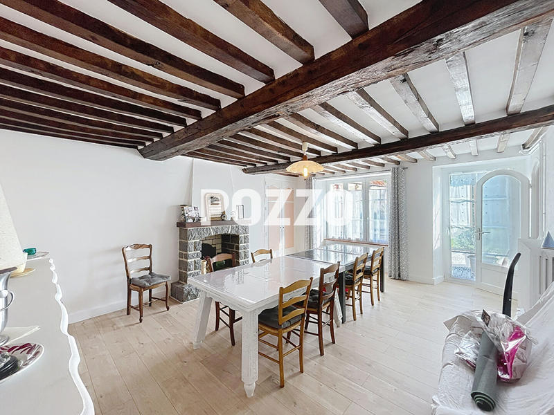 Maison - 212 m² - 7 pièces