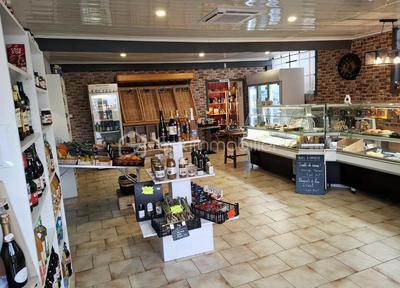 Local d'activité / Entrepôt - 250 m² - 4 pièces