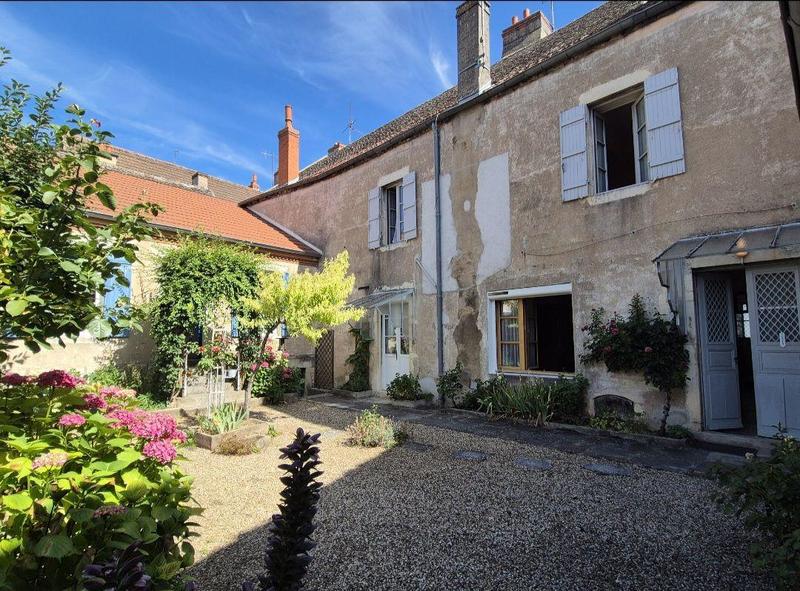 Maison - 237 m² - 7 pièces