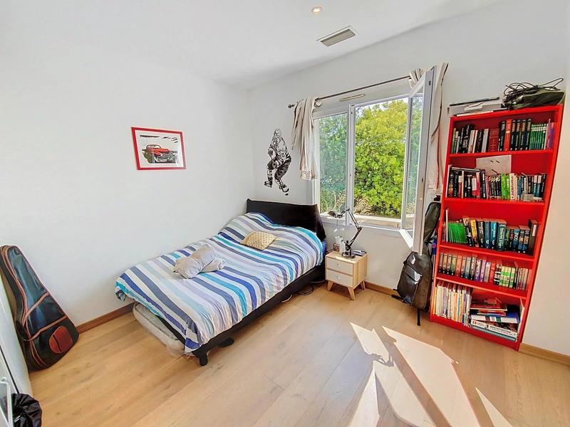 Villa - 180 m² - 5 pièces