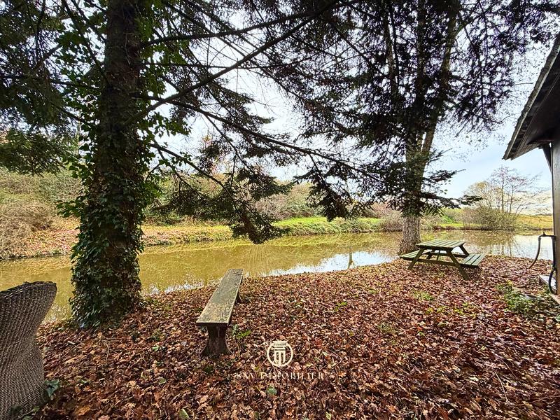 Propriété - 430 m² - 11 pièces