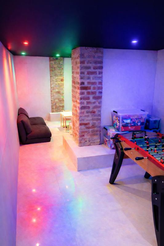 Maison - 302 m² - 11 pièces