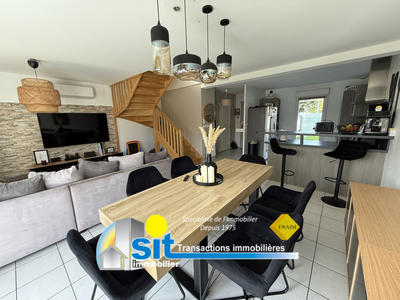 Maison - 104 m² - 4 pièces