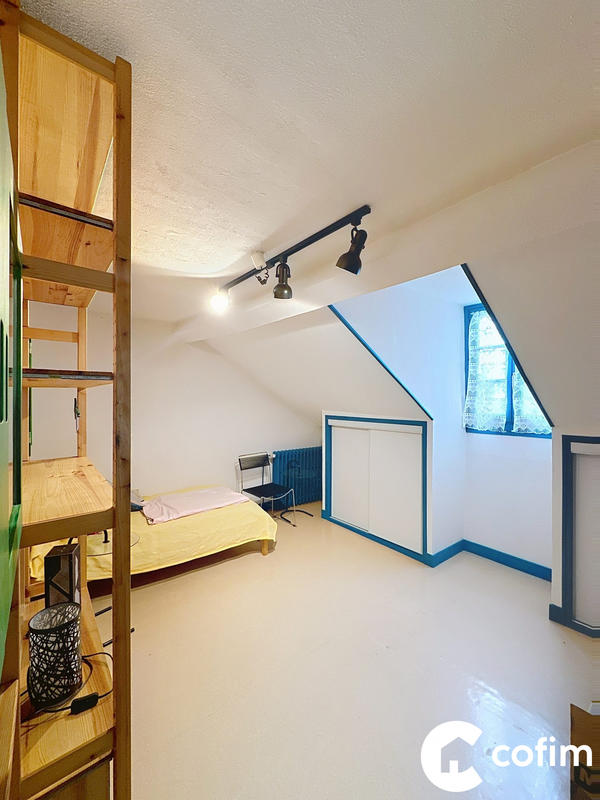 Maison - 175 m² - 10 pièces