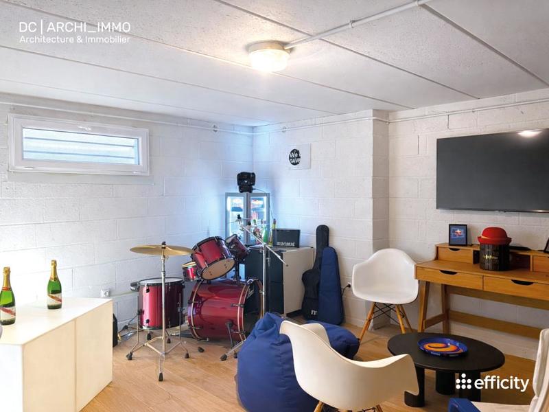 Maison - 200 m² - 7 pièces