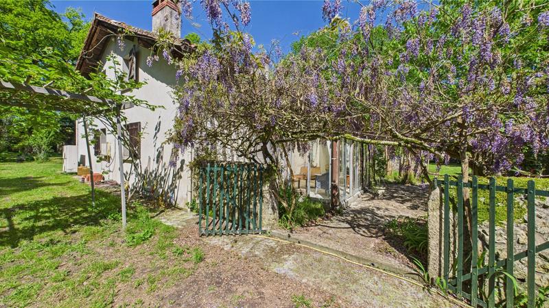 Maison - 230 m² - 7 pièces