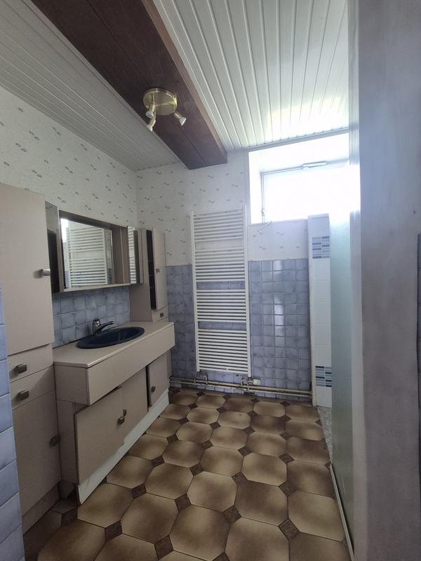 Maison - 300 m² - 11 pièces