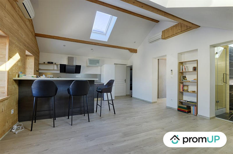 Maison - 170 m² - 9 pièces