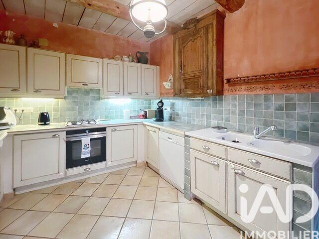 Maison - 225 m² - 7 pièces