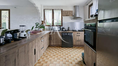 Maison - 163 m² - 9 pièces