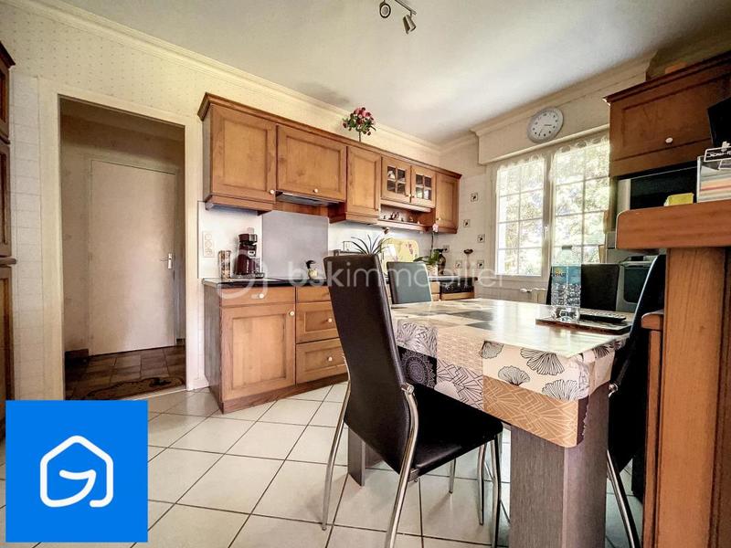 Villa - 232 m² - 10 pièces