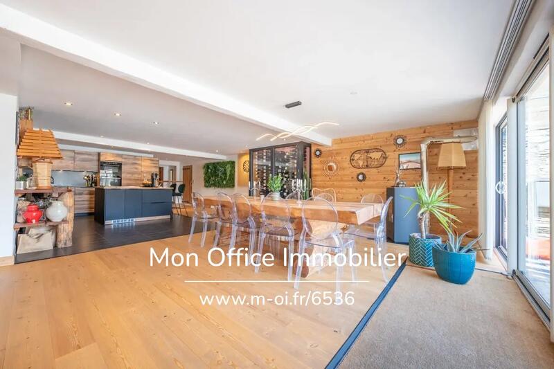 Appartement - 227 m² - 8 pièces