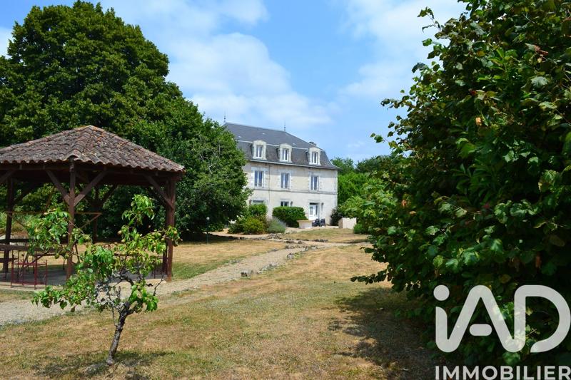 Maison - 340 m² - 17 pièces