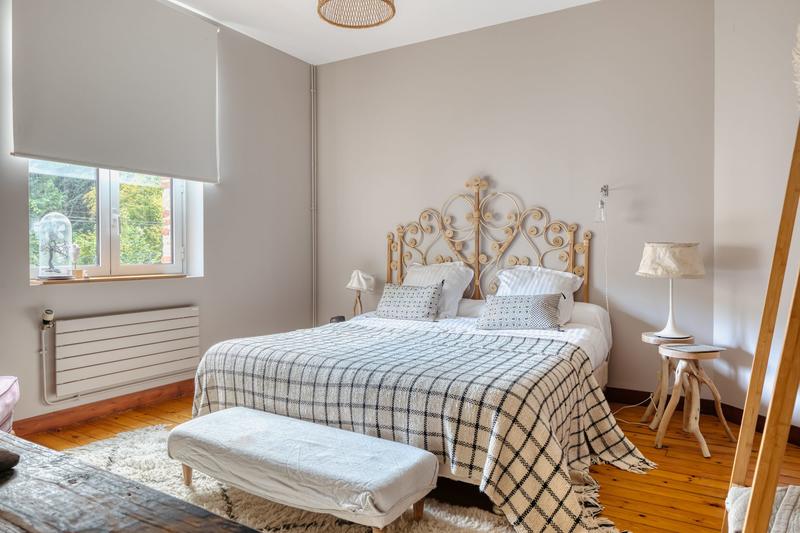 Maison - 313 m² - 13 pièces