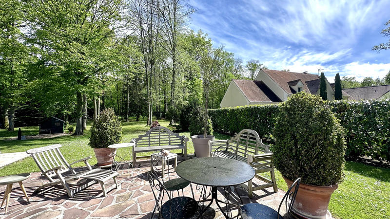 Maison - 228 m² - 12 pièces