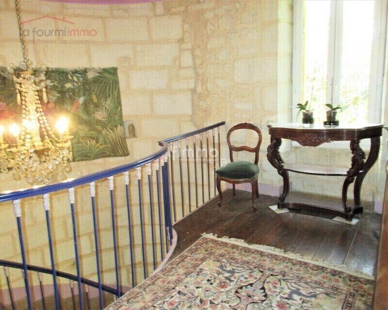 Maison - 530 m² - 17 pièces