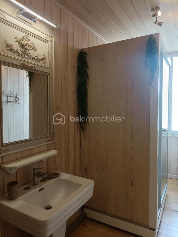 Demeure - 255 m² - 12 pièces