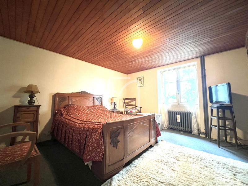 Maison - 245 m² - 11 pièces