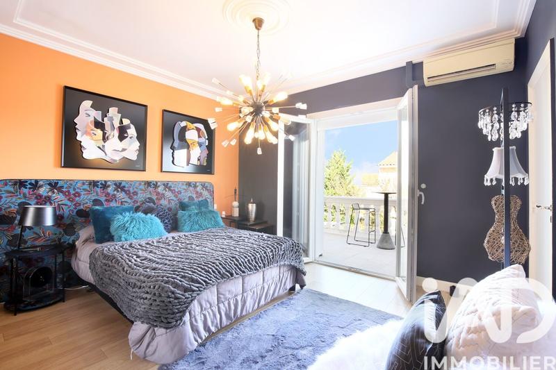 Maison de ville - 296 m² - 7 pièces