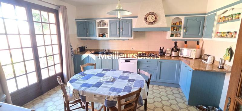 Propriété - 250 m² - 6 pièces