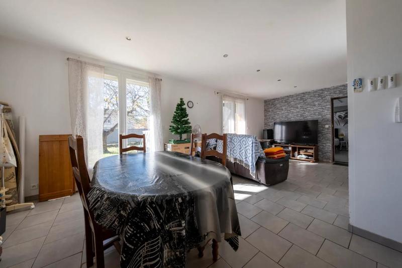 Maison - 250 m² - 11 pièces