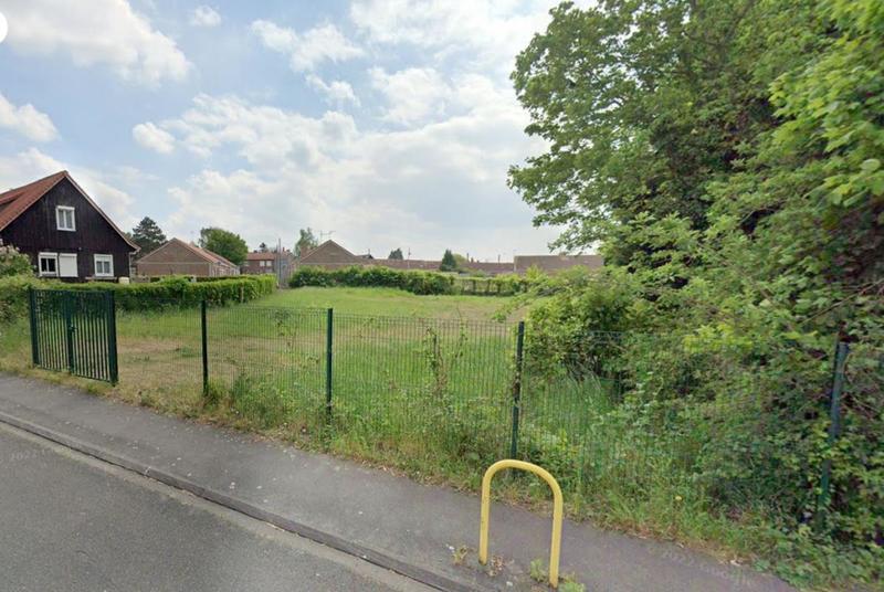 Terrain constructible - 1 476 m²