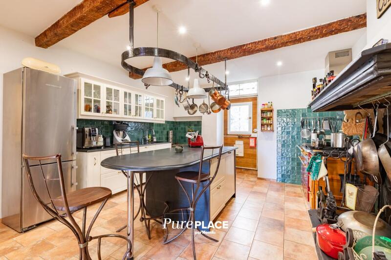 Maison - 500 m² - 18 pièces