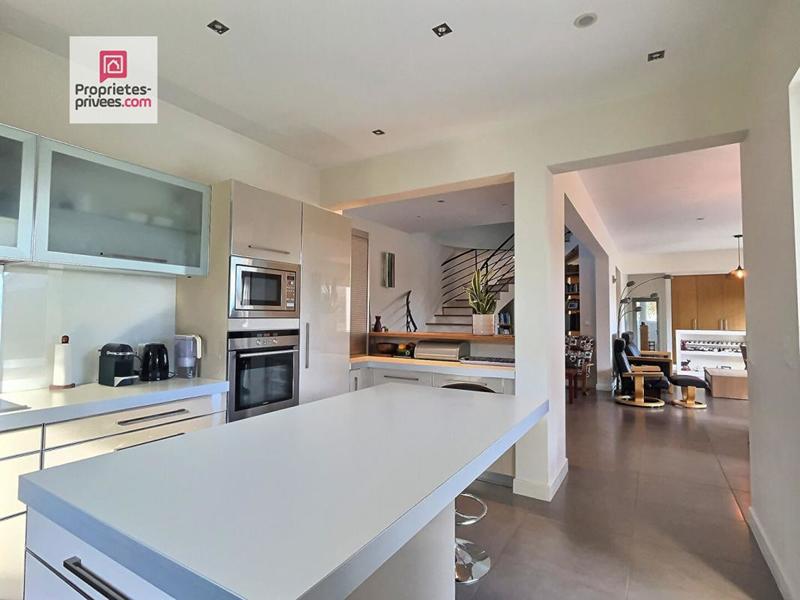 Villa - 168 m² - 6 pièces