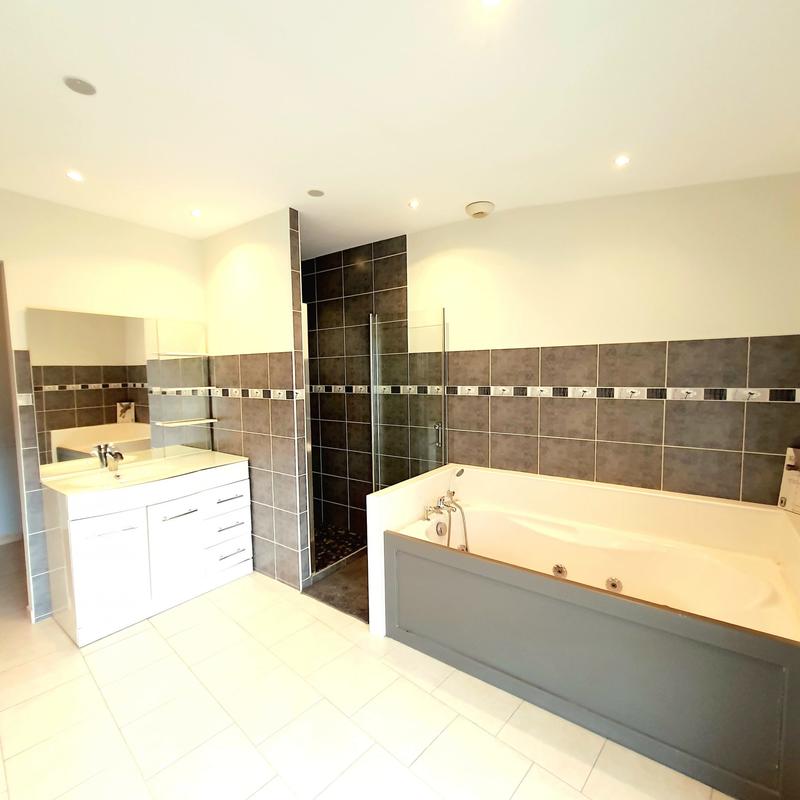 Maison - 184 m² - 5 pièces