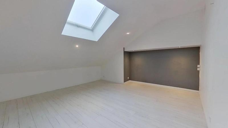 Maison - 180 m² - 8 pièces