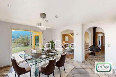 Villa - 140 m² - 5 pièces