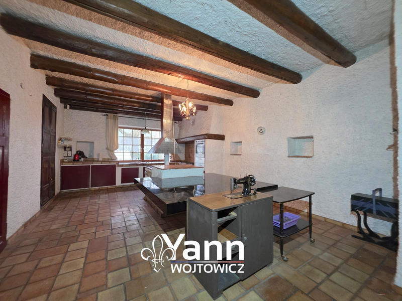 Maison - 270 m² - 7 pièces