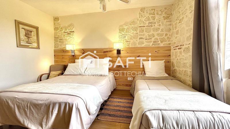 Maison - 264 m² - 10 pièces