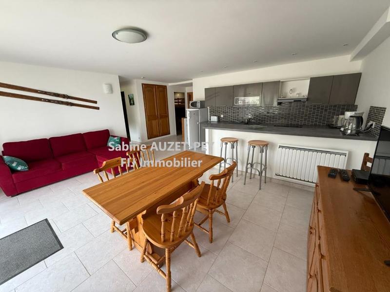 Maison - 300 m² - 15 pièces