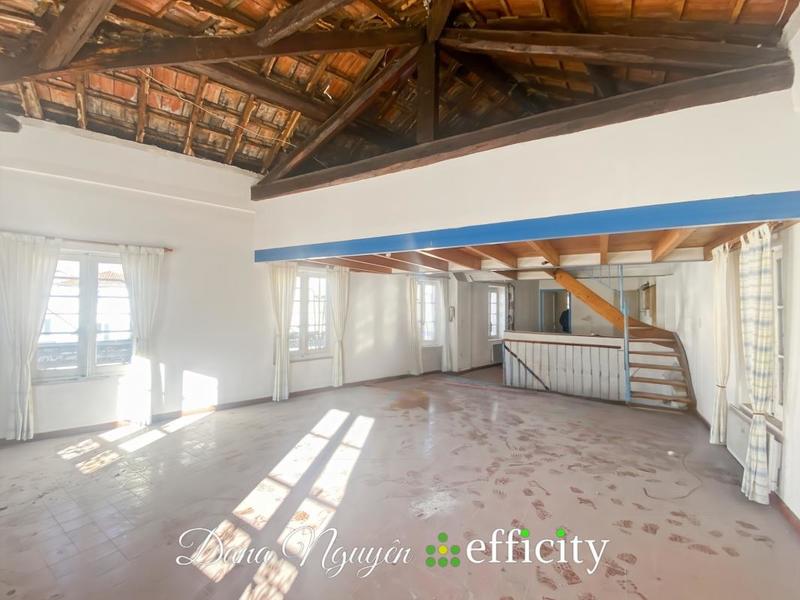 Immeuble - 177 m² - 9 pièces