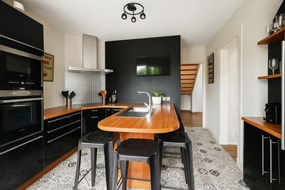 Maison - 200 m² - 10 pièces