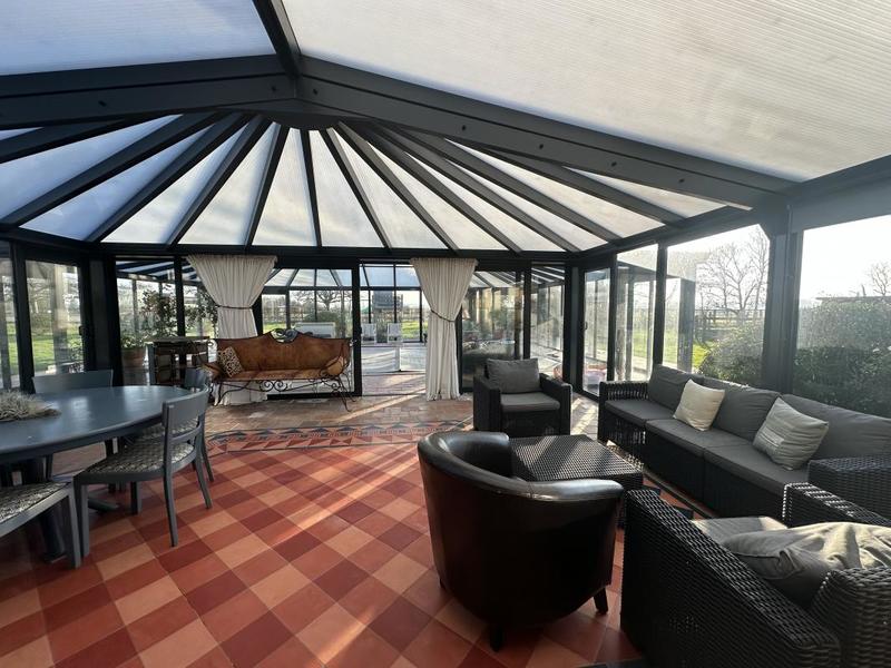 Maison - 471 m² - 14 pièces