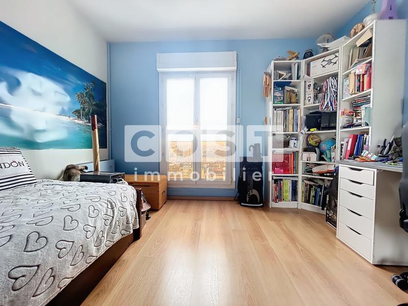 Appartement - 90 m² - 4 pièces