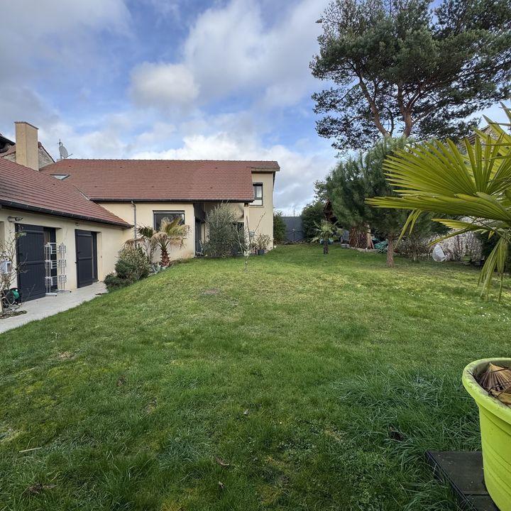 Villa - 270 m² - 8 pièces